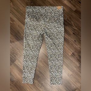Very stretchy American Eagle jeans. Worn once…In excellent condition. Size 20
